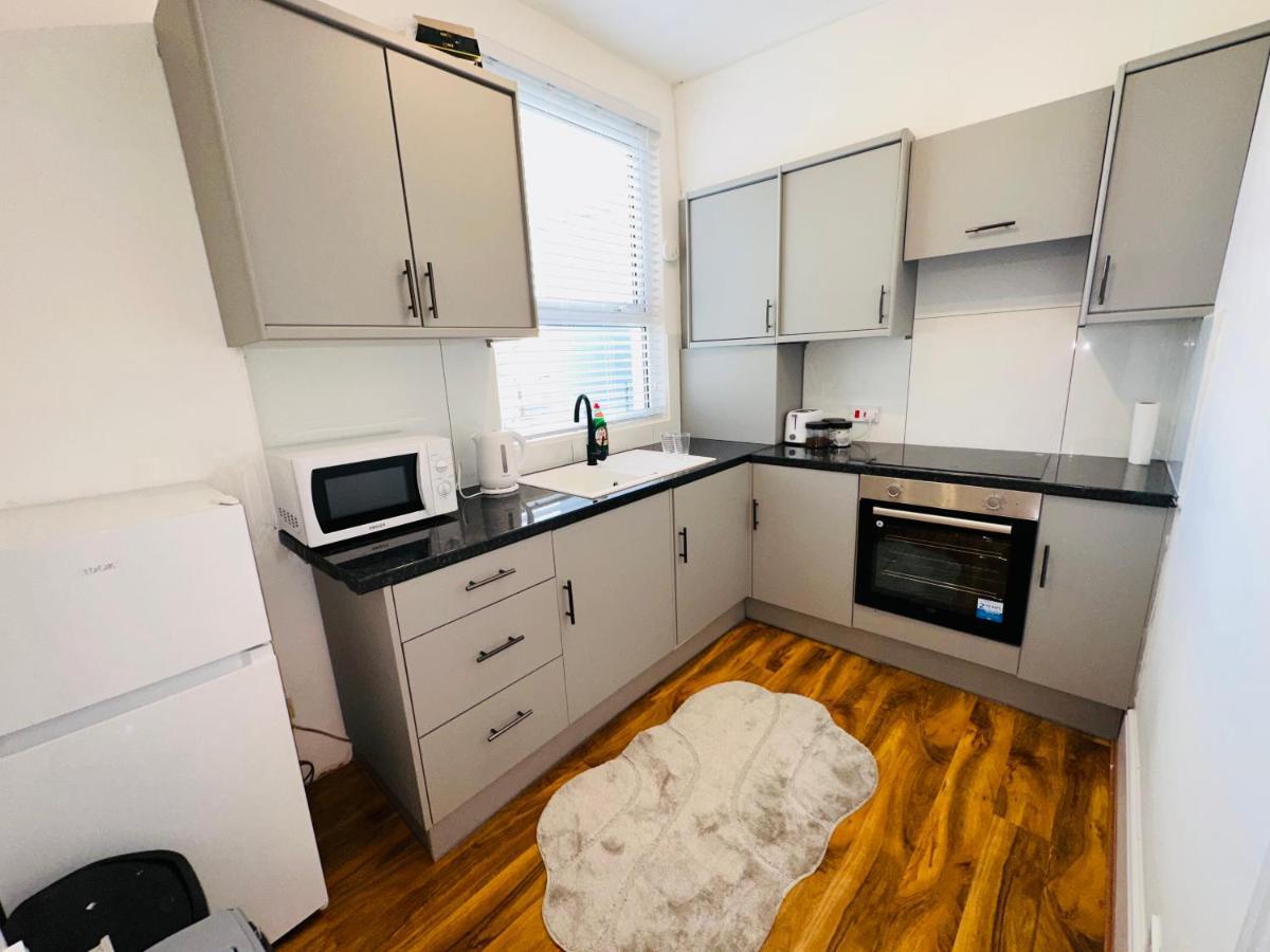 Newley Refurbished One Bedroom Flat هاستَنغ المظهر الخارجي الصورة