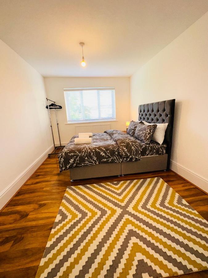 Newley Refurbished One Bedroom Flat هاستَنغ المظهر الخارجي الصورة
