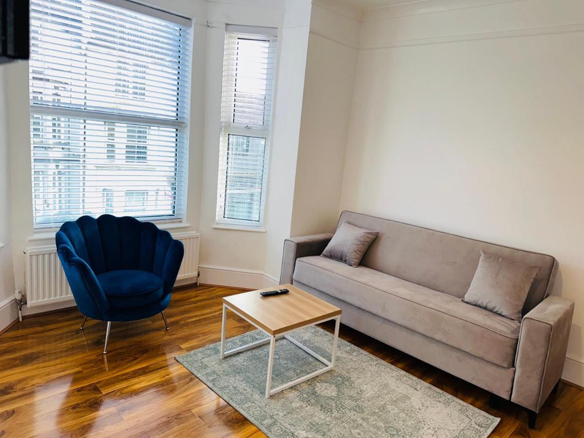 Newley Refurbished One Bedroom Flat هاستَنغ المظهر الخارجي الصورة
